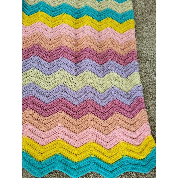 Handmade Crochet Afghan Blanket Appox. 54" x 45" Bright Pastel Chevron Pattern - Picture 6 of 7